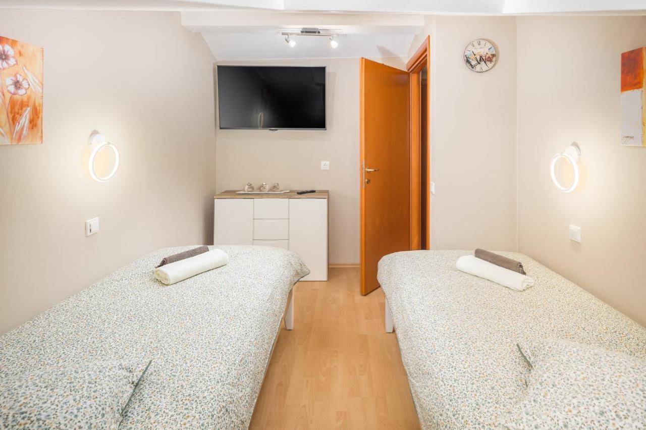 Rossini Superior Apartment Porec Bagian luar foto